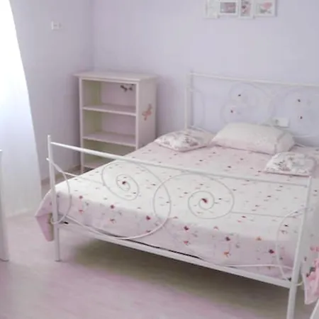 With 4 Bedrooms In With Private Pool And Wifi فيلة *